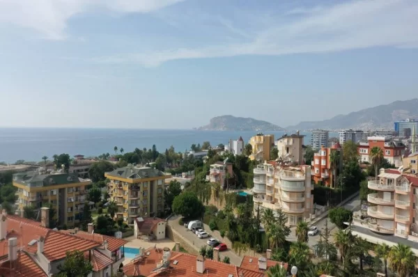 Alanya Kestel'de Satılık Olağanüstü 3 Yatak Odalı Tam Donanımlı Villa