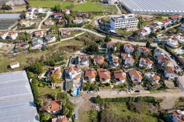 Alanya Türkler'de Havuzlu Lüks 4+2 Tripleks Villa