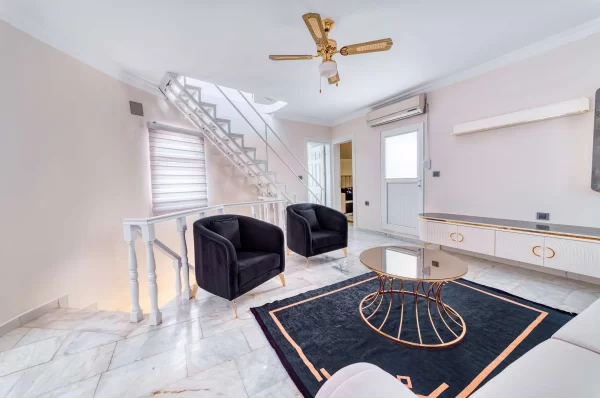 Alanya Türkler'de Havuzlu Lüks 4+2 Tripleks Villa