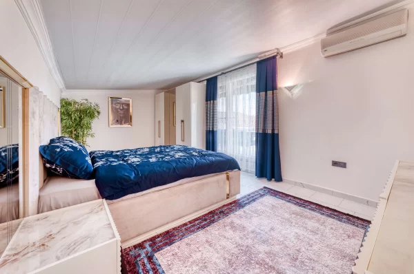 Alanya Türkler'de Havuzlu Lüks 4+2 Tripleks Villa