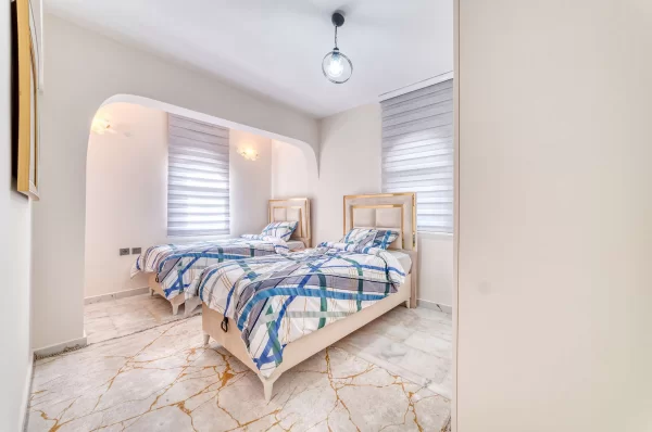 Alanya Türkler'de Havuzlu Lüks 4+2 Tripleks Villa