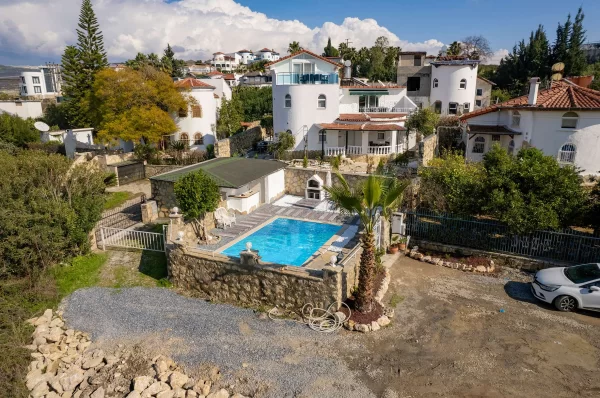 Luxurious 4+2 Triplex Villa with Pool in Alanya,Türkler