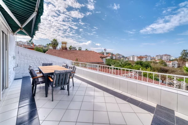 Luxurious 4+2 Triplex Villa with Pool in Alanya,Türkler