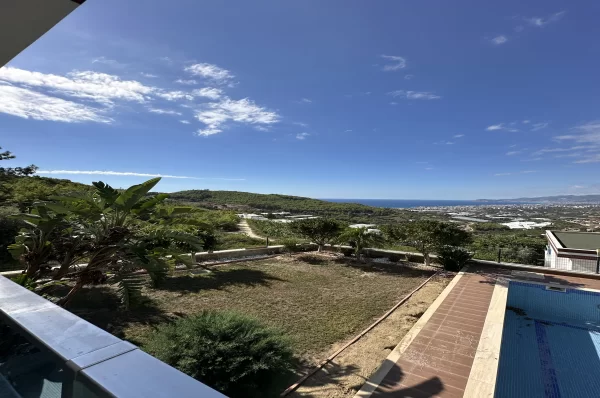 Kargicak Alanya'da Yatırım Fırsatı: 4+1 Daireler